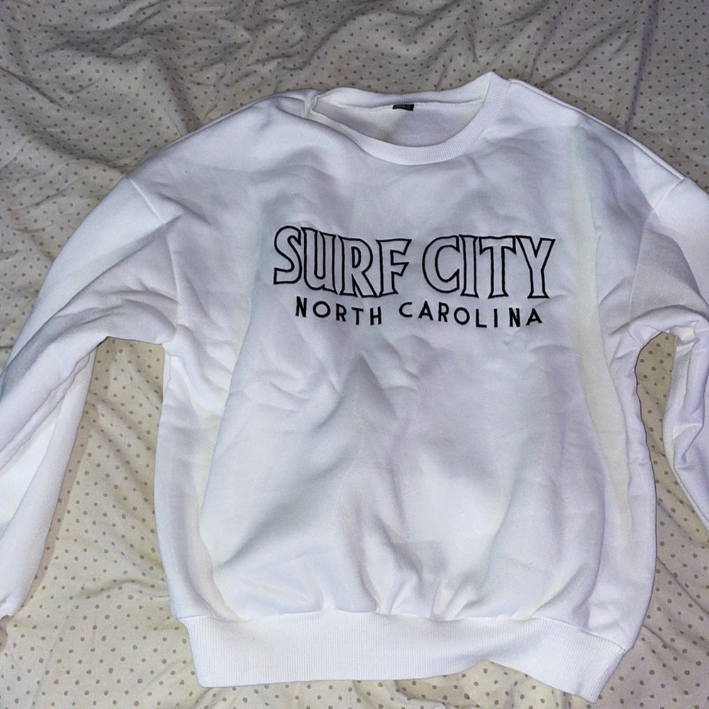 White Sweatshirt Size medium Shein
